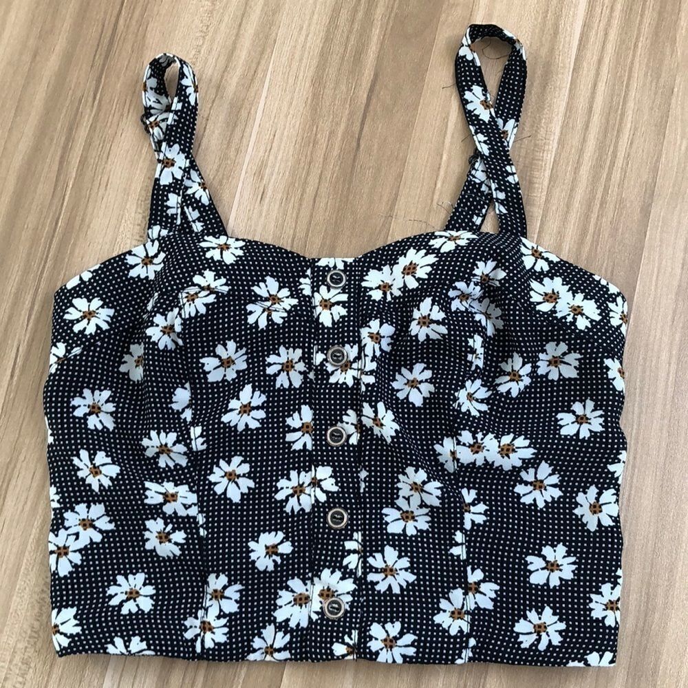 Xhiliration Daisy crop top.  Cottagecore. Size XS.